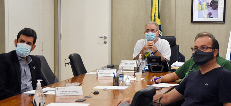 Queiroga une forças para a construção de um Complexo Industrial de Biotecnologia em Saúde