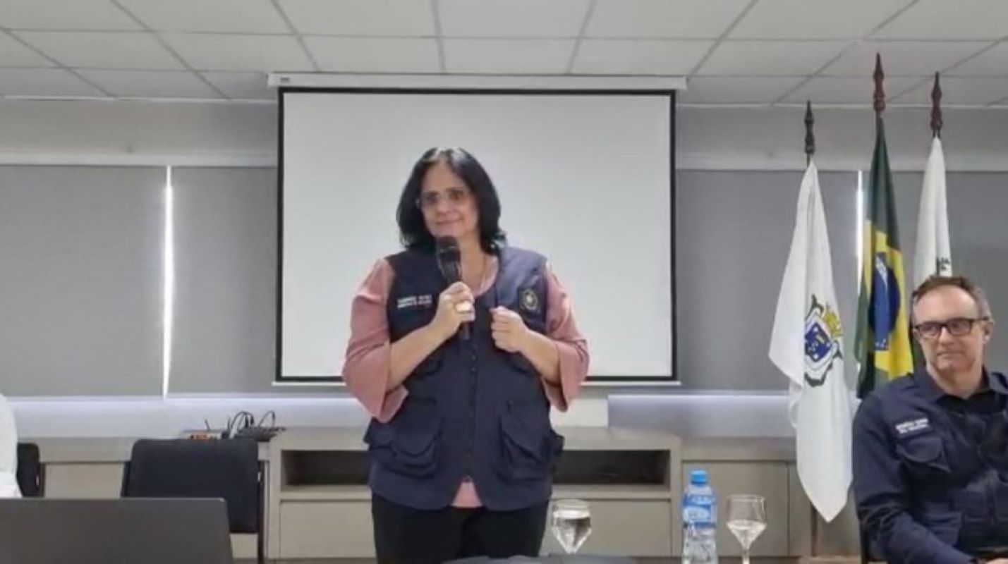 Em Cascavel, ministra Damares entrega veículos para Conselhos Tutelares da região