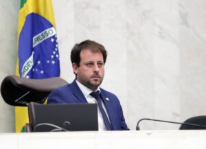 Toledo e MCR recebem ônibus viabilizados pelo mandato de Natan Sperafico