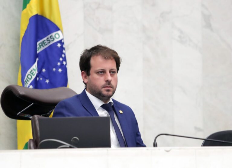 Toledo e MCR recebem ônibus viabilizados pelo mandato de Natan Sperafico