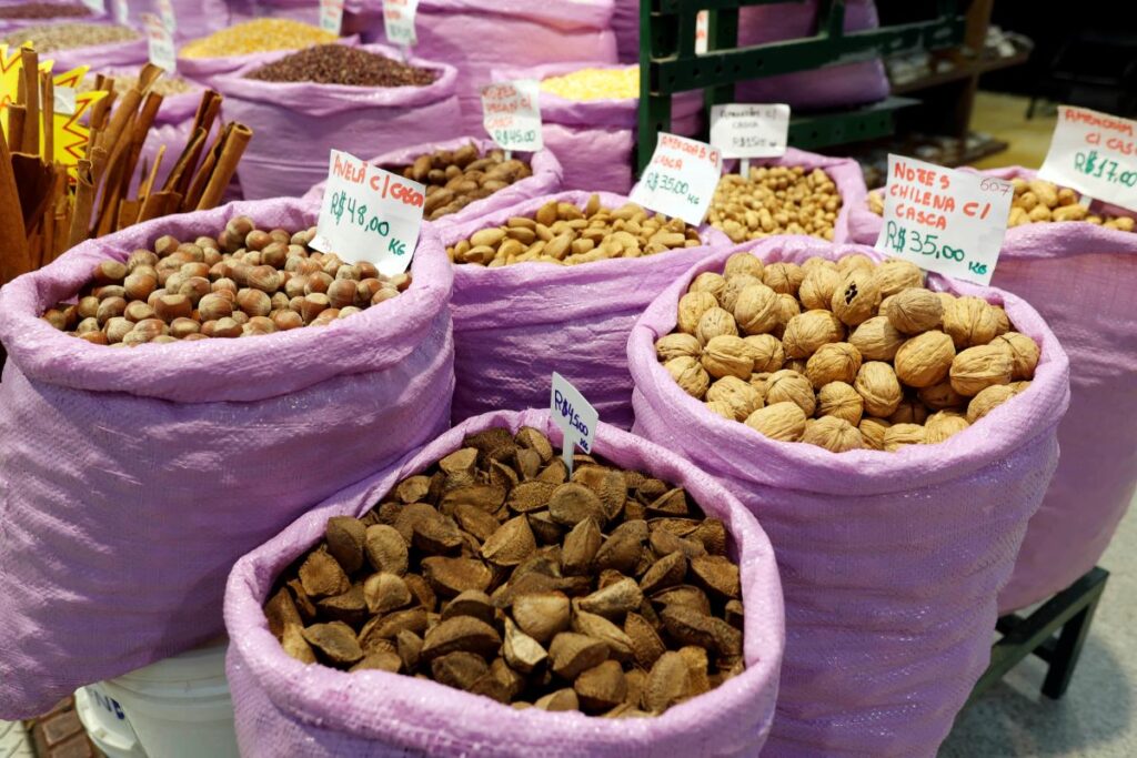 Maioria das nozes e castanhas do Brasil tem origem na Turquia e no Chile