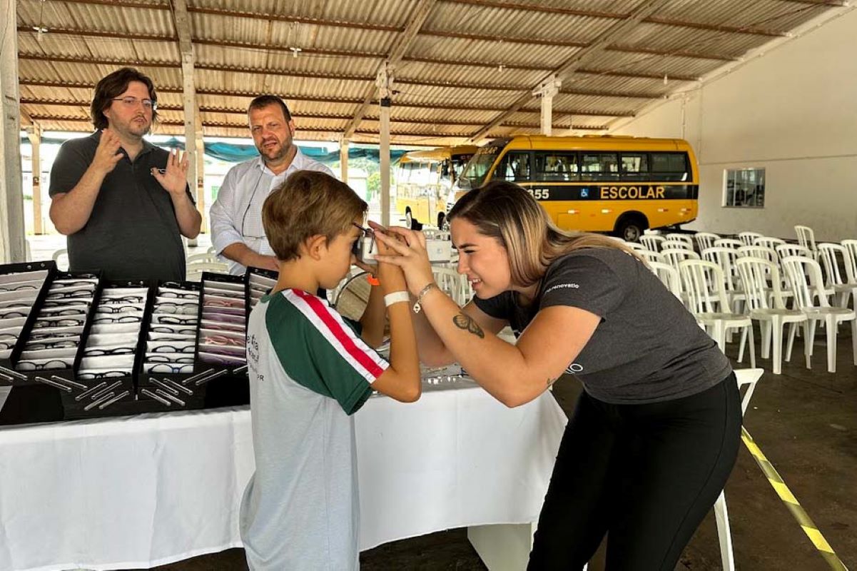 Estado viabiliza exames de visão e doação de óculos a crianças em Marechal Cândido Rondon