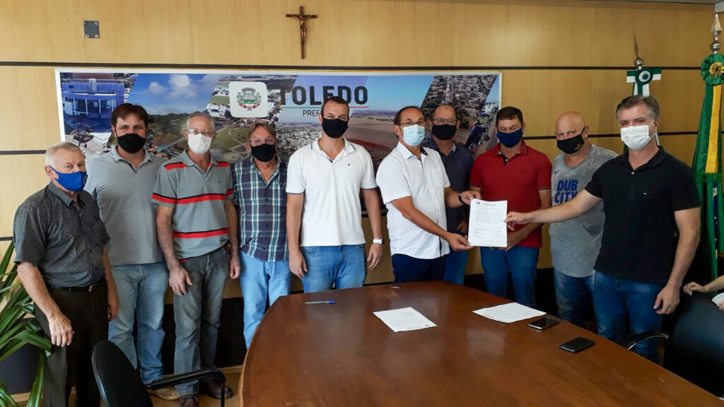 Ordem de serviço para mais 3 quilômetros de asfalto rural é assinada