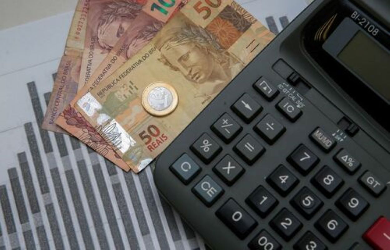 Parcela de julho do Auxílio Brasil começa a ser paga nesta segunda (18), ainda com R$ 408,80 de benefício médio