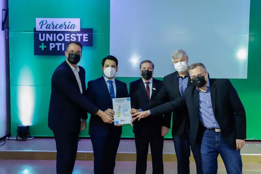Câmpus Marechal Cândido Rondon da Unioeste firma parceria com PTI para desenvolver startups