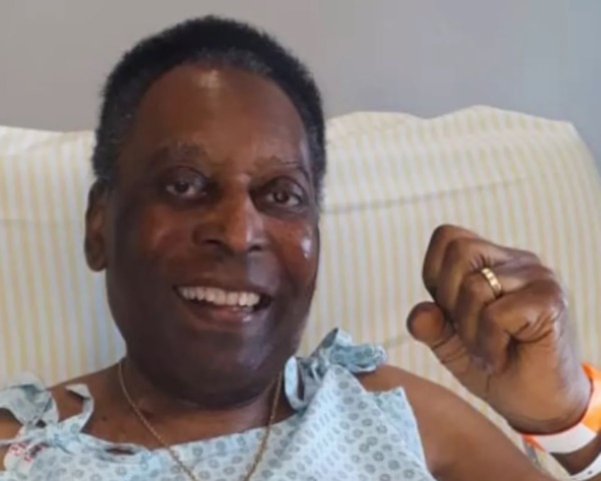 Pelé recebe alta do hospital Albert Einstein