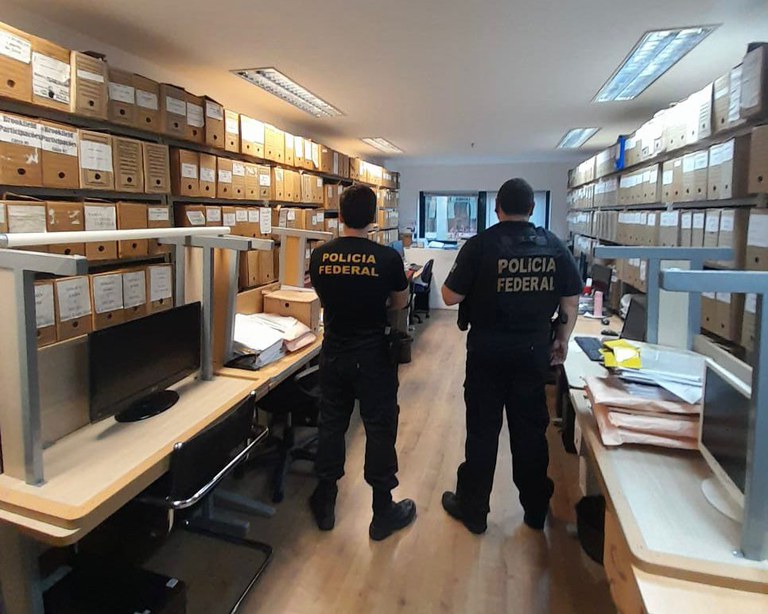 Polícia Federal deflagra operação Sofisma