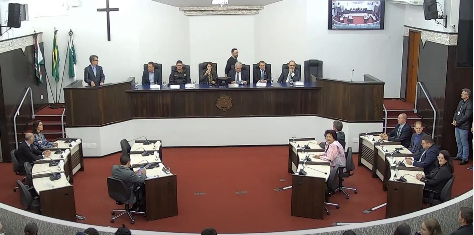 Posse dos vereadores mirins na Câmara de Toledo destaca democracia