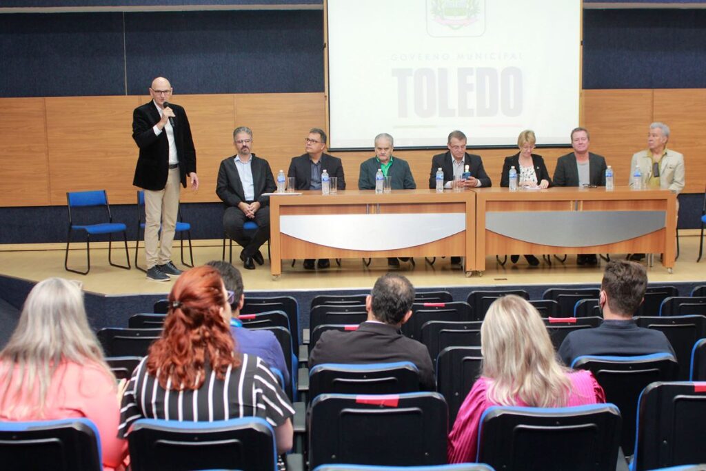 “Cidade-Luz do Paraná”: parceiros de PPP da iluminação pública visitam Toledo