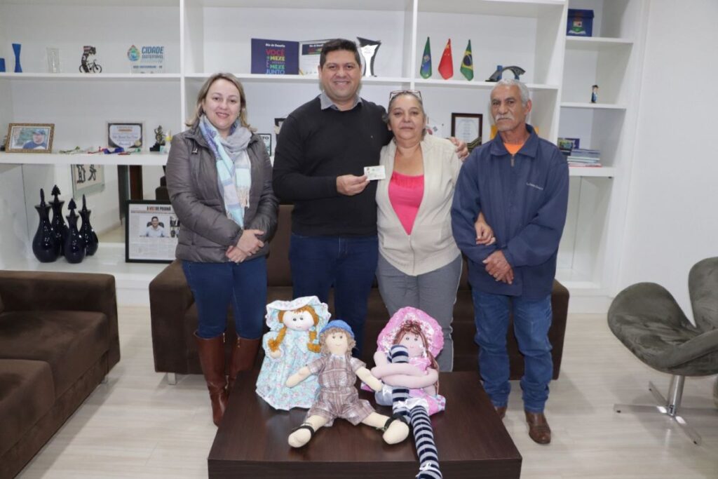 Primeira chateaubriandense a ter Carteira Nacional de Artesã poderá expor seus produtos até no exterior