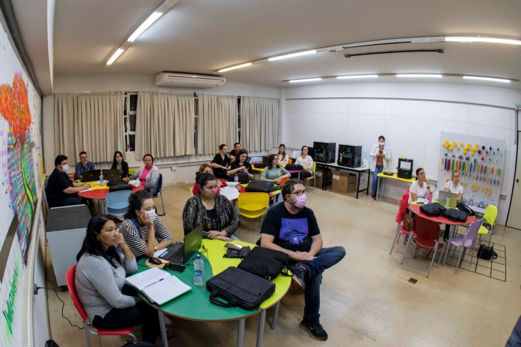 Professores de Toledo recebem formação continuada sobre impressoras 3D