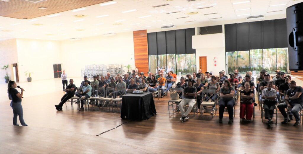 Produtores participam de treinamento do Programa Suíno Certificado Frimesa