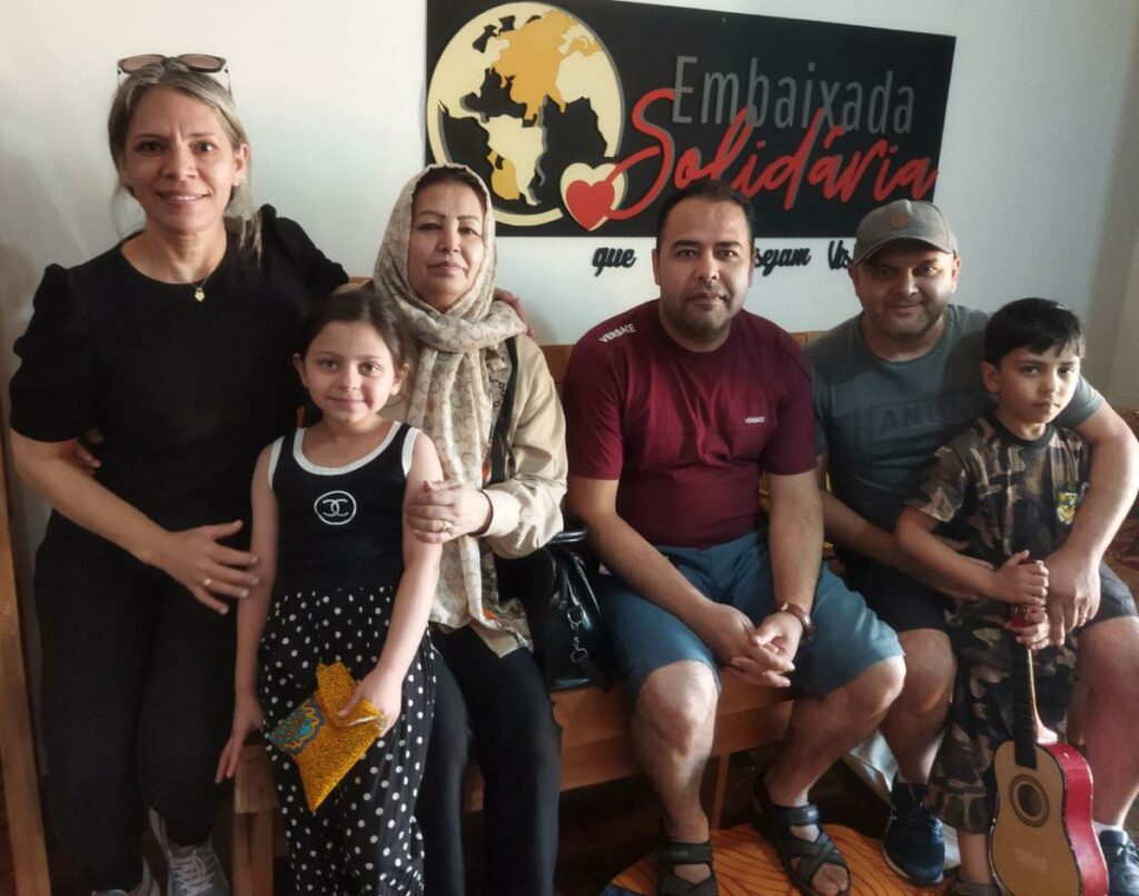Casal de Toledo recebe refugiados afegãos através do projeto Eden