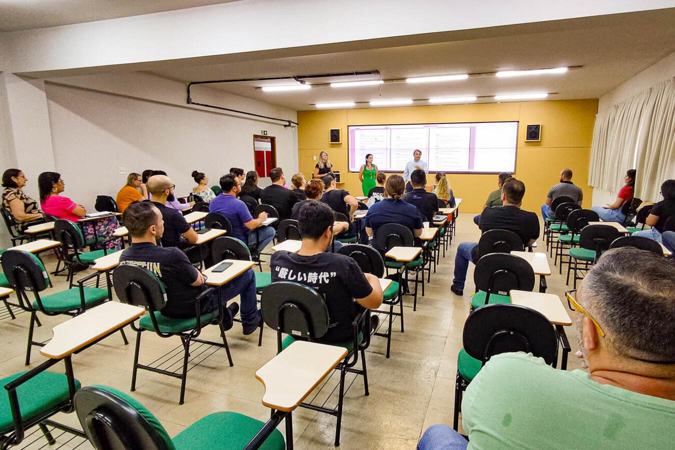 Servidores municipais de Toledo participam de curso sobre fiscalização e gestão de contratos