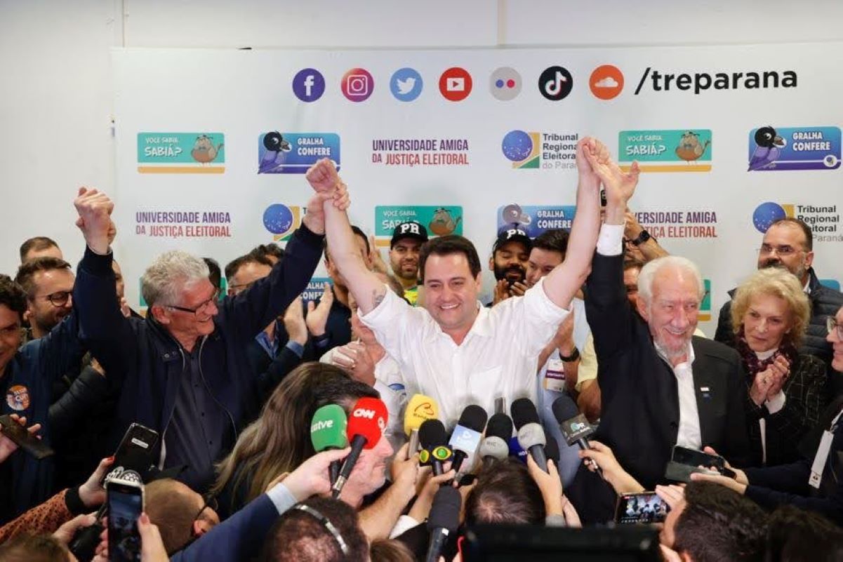 Ratinho Junior é reeleito com a maior votação da história do Paraná