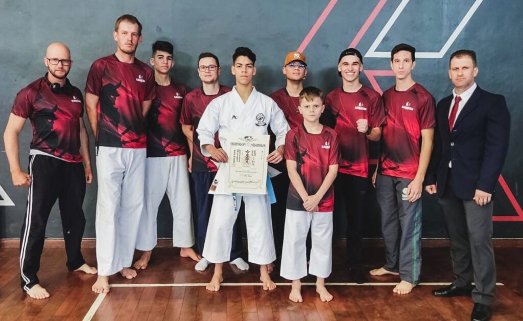 Toledo conquista resultado histórico no Campeonato Brasileiro de Karate IKGA