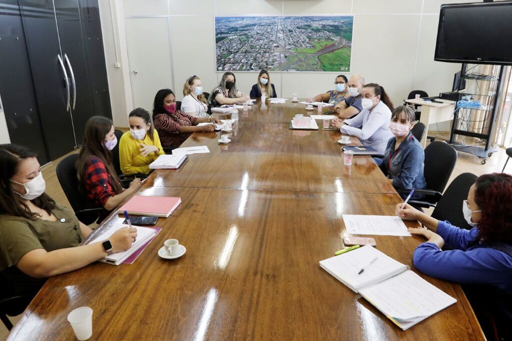 Em Toledo, secretarias debatem Plano de Ação de Atendimento à Criança e ao Adolescente