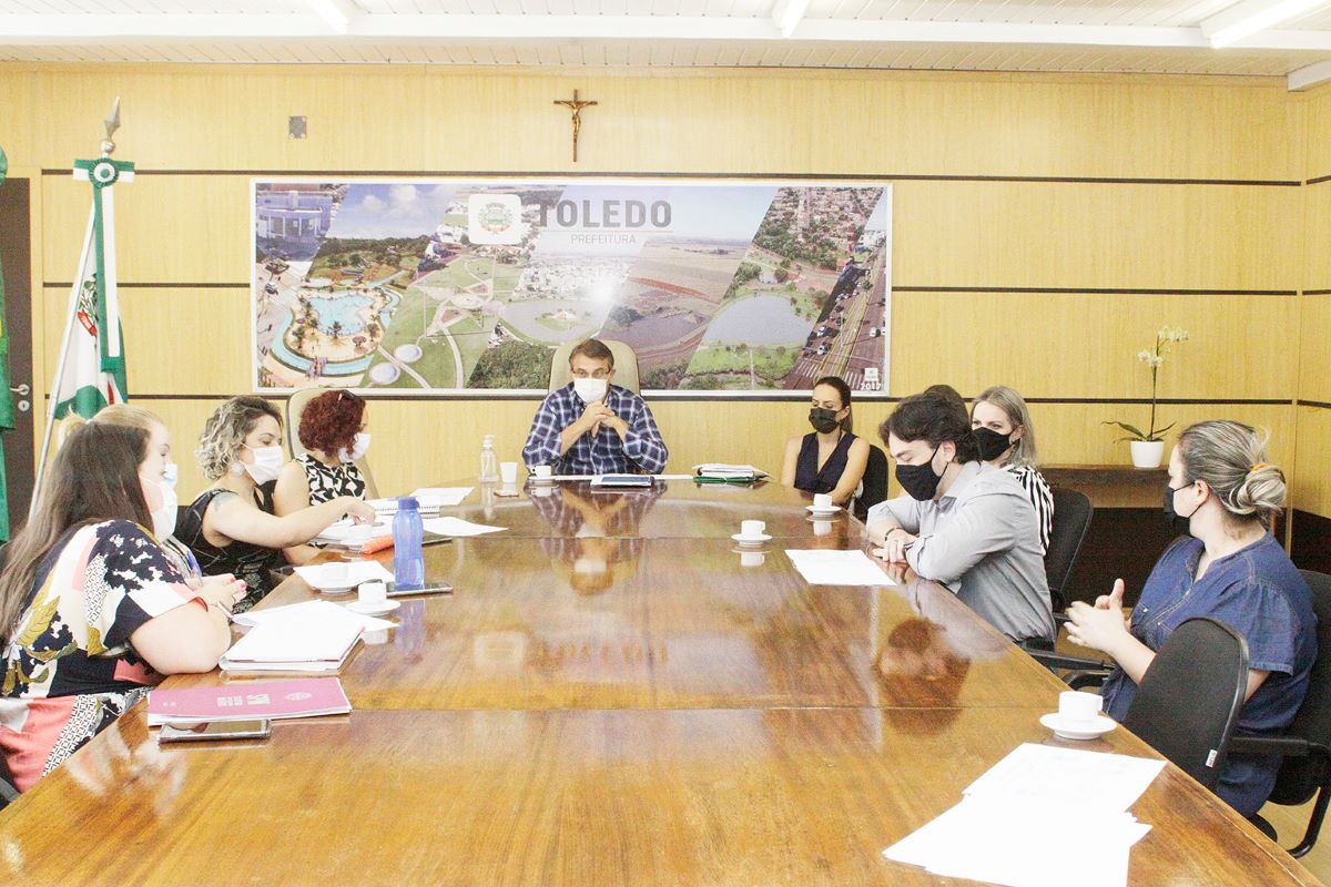 Atendimento à infância e juventude em Toledo é detalhado a juiz e promotora