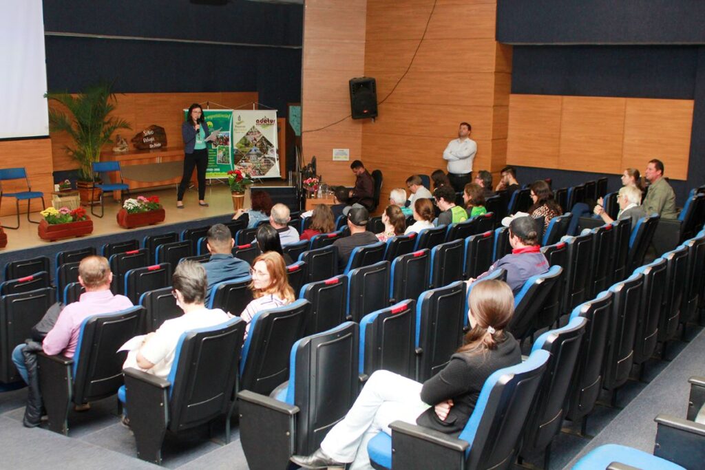 Encontro de Turismo Rural debate soluções para o setor em Toledo e região