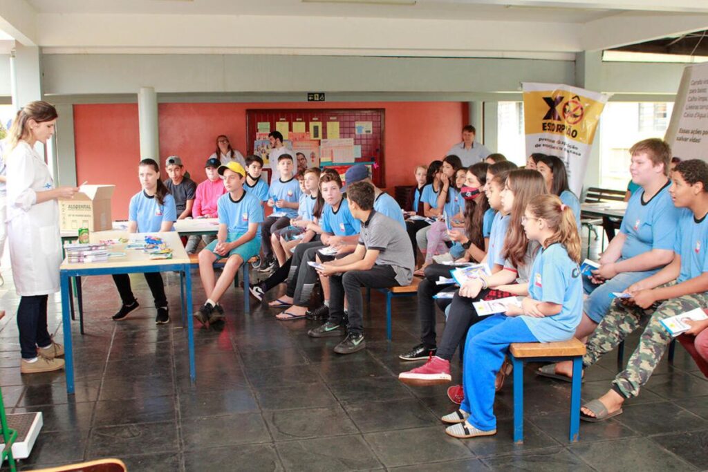 Estudantes de Vila Nova aproveitam atividades do Feira de Saúde na Escola