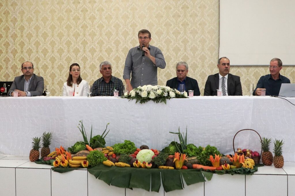 Segurança Alimentar: banners nos restaurantes populares orientam sobre montagem de um prato saudável