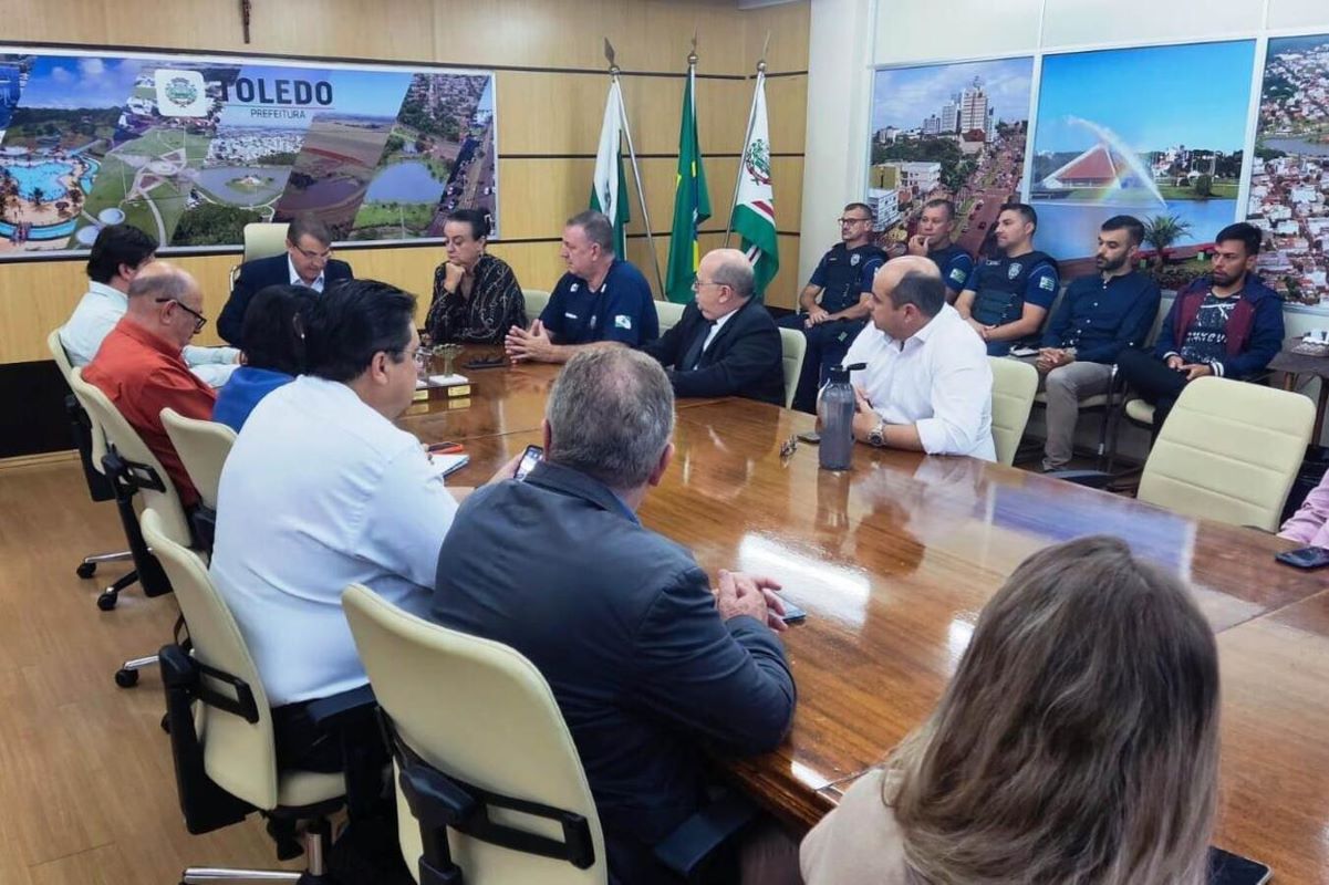 Gabinete e secretarias discutem ações de segurança em escolas e CMEIs de Toledo