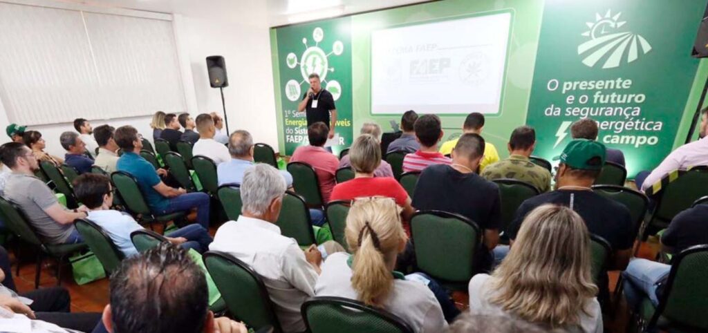 Seminário em Assis Chateaubriand fomenta geração de energias renováveis no campo
