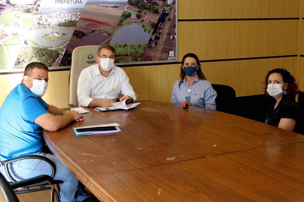 Prefeitura e Senai firmam parceria para cursos profissionalizantes