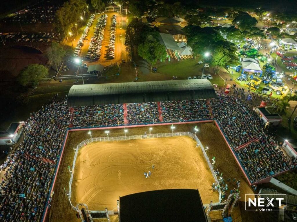 Show de Gian e Giovanni fechou Expo Palotina com chave de ouro