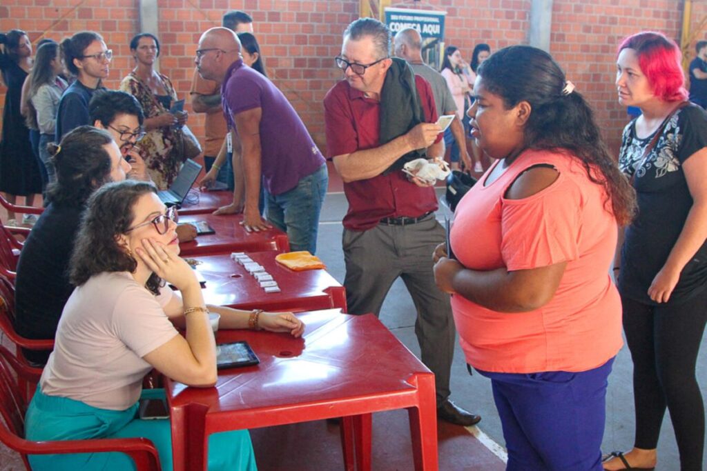 Sine Itinerante reúne mais de 300 pessoas na Vila Pioneiro