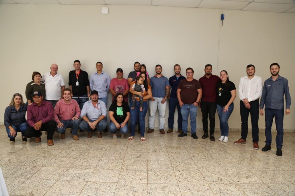 Leite: cooperados da Copacol participam de treinamento sobre doenças reprodutivas
