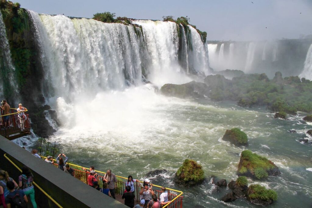 Prefeito destaca crescimento vertiginoso do turismo em Foz do Iguaçu