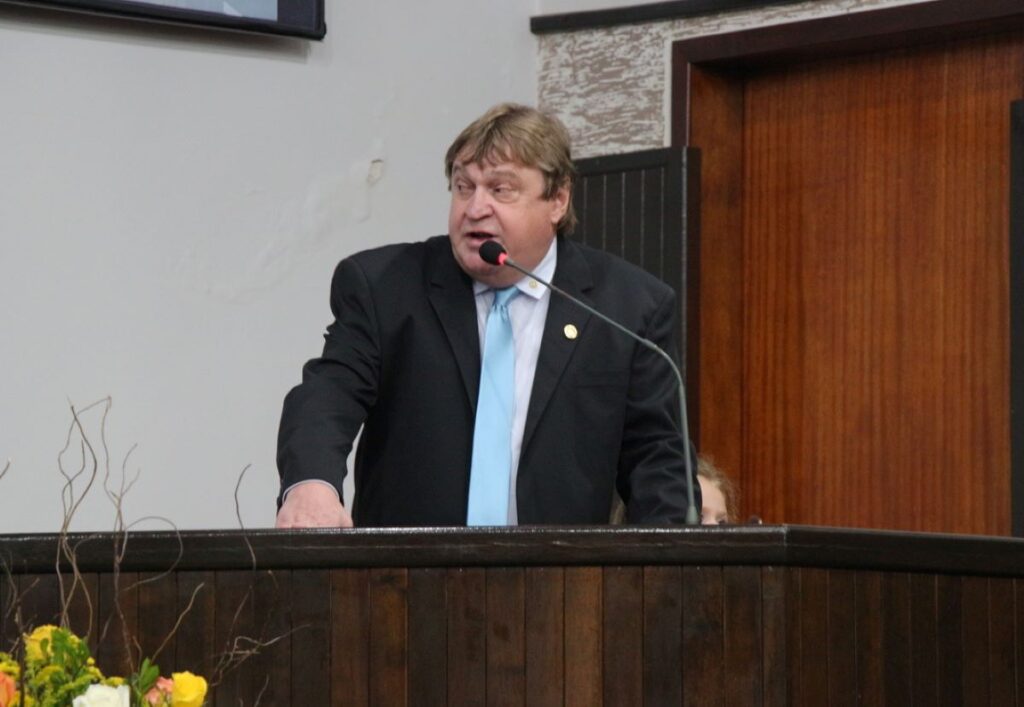 Valdir Eckstein agradece Medalha Willy Barth e fala do 'Lacre Amigo'