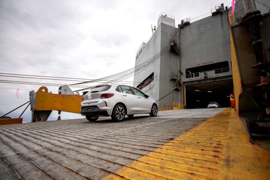 Montadora com sede no Rio Grande do Sul passa a exportar veículos pelo Porto de Paranaguá