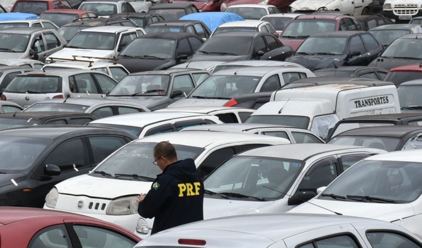 PRF realiza leilão de veículos recolhidos em Cascavel, Foz do Iguaçu e Guaíra