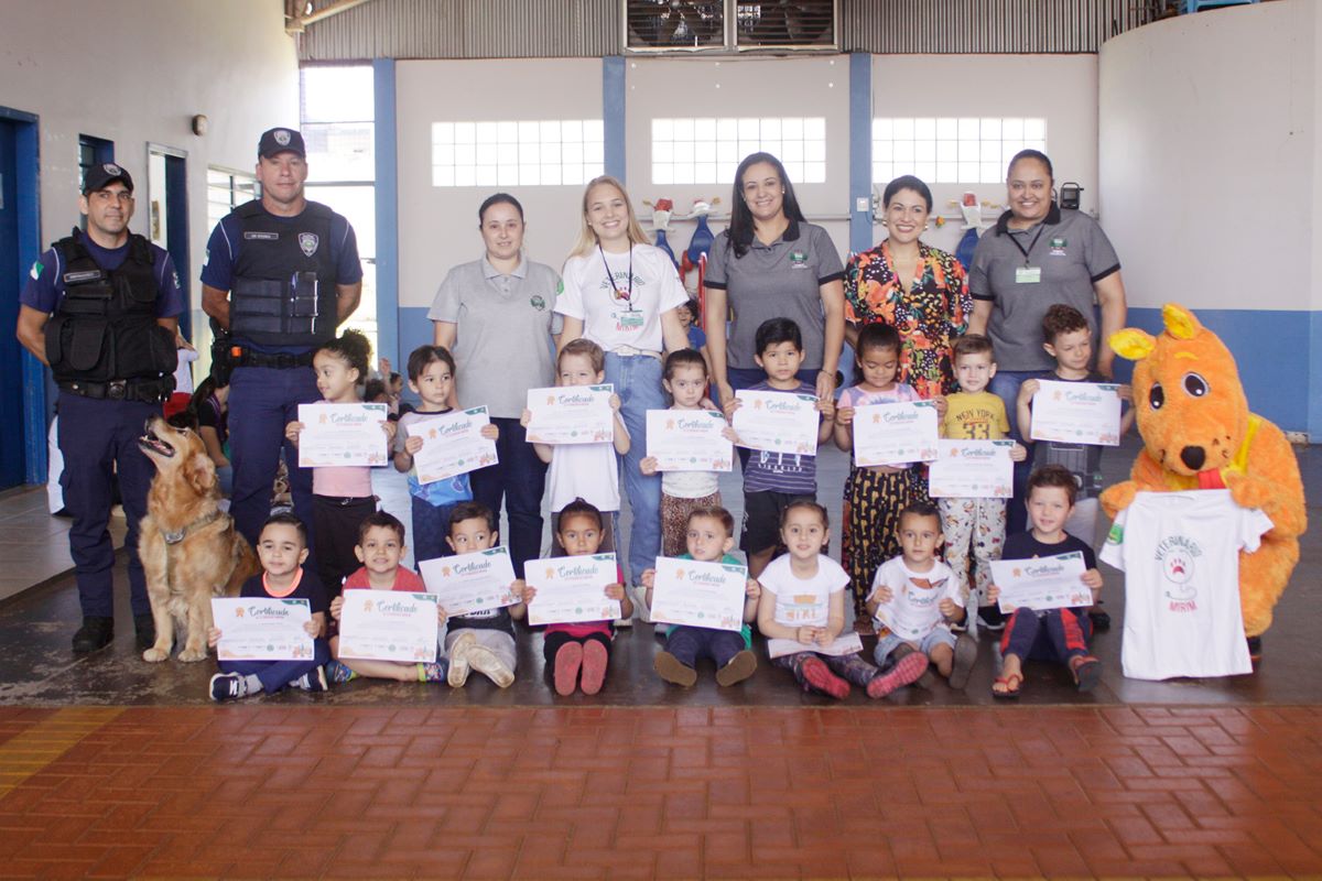 8º Veterinário Mirim: alunos do CMEI Ângela Neolete Wessel recebem certificados