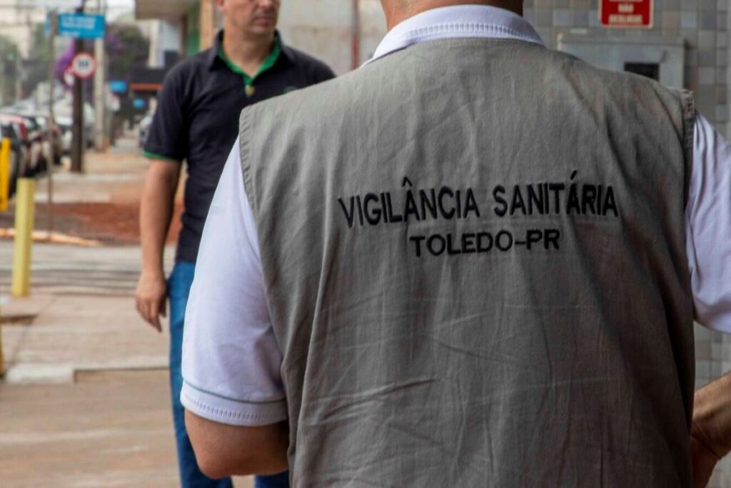 Vigilância Sanitária fiscaliza licenciamento de estabelecimentos em Toledo