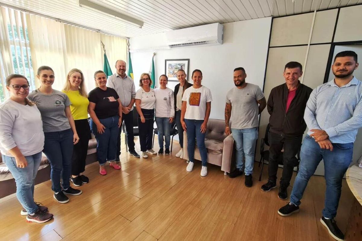Comitiva de Marialva vem a Toledo conhecer o trabalho da Cozinha Social